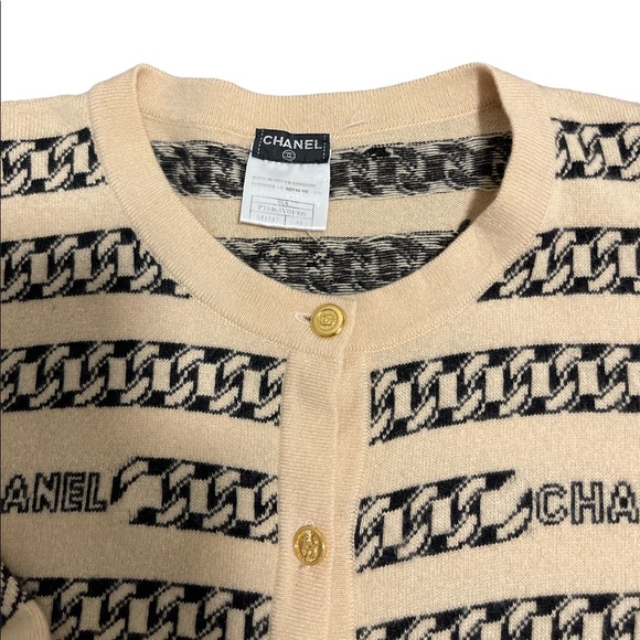 Chanel Extremely Rare vintage logo intarsia sweater in 100% Cashmere - Picture 3 of 6